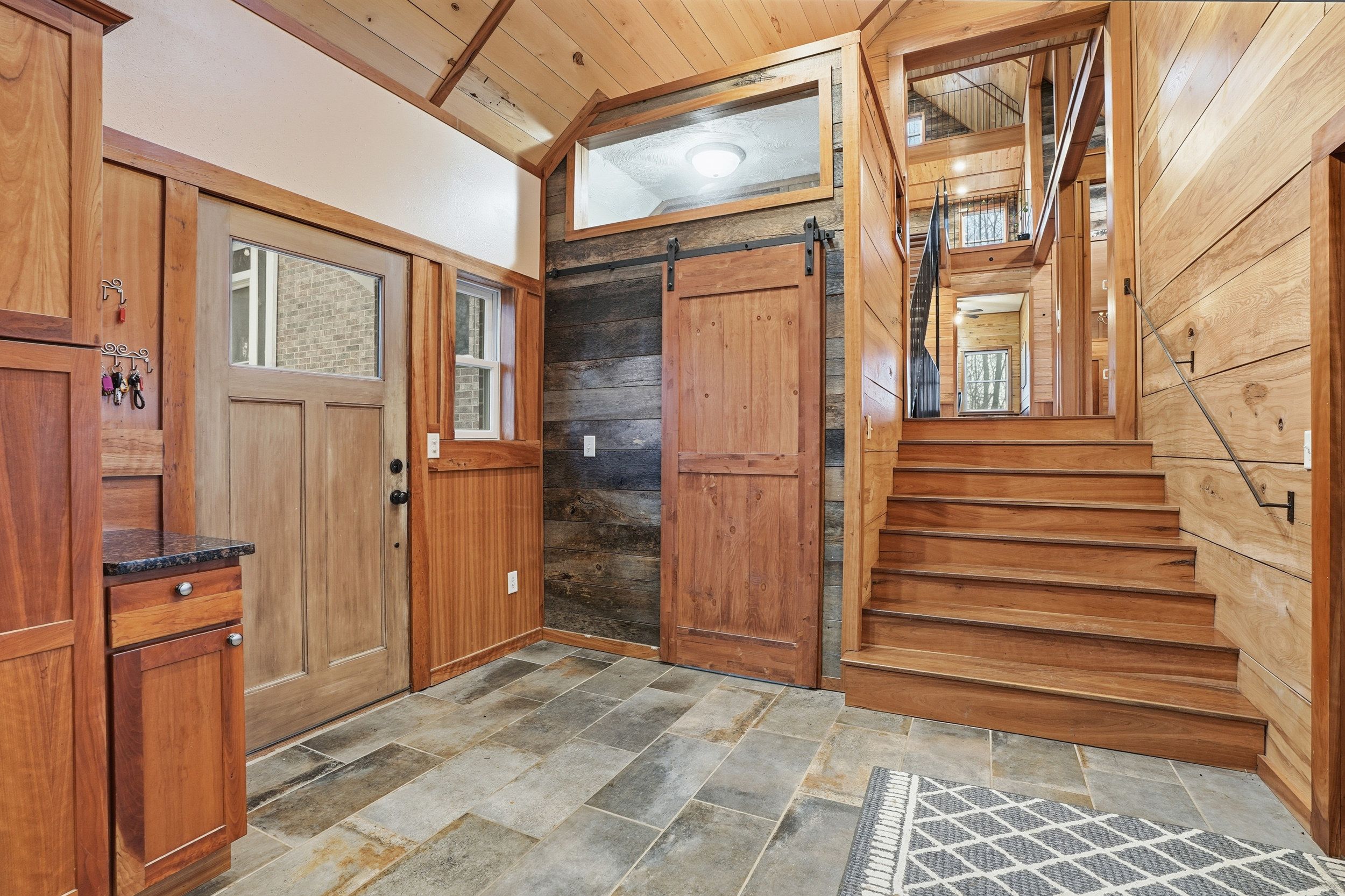 Listing Photo: 3300 Underwood Ave 0006-